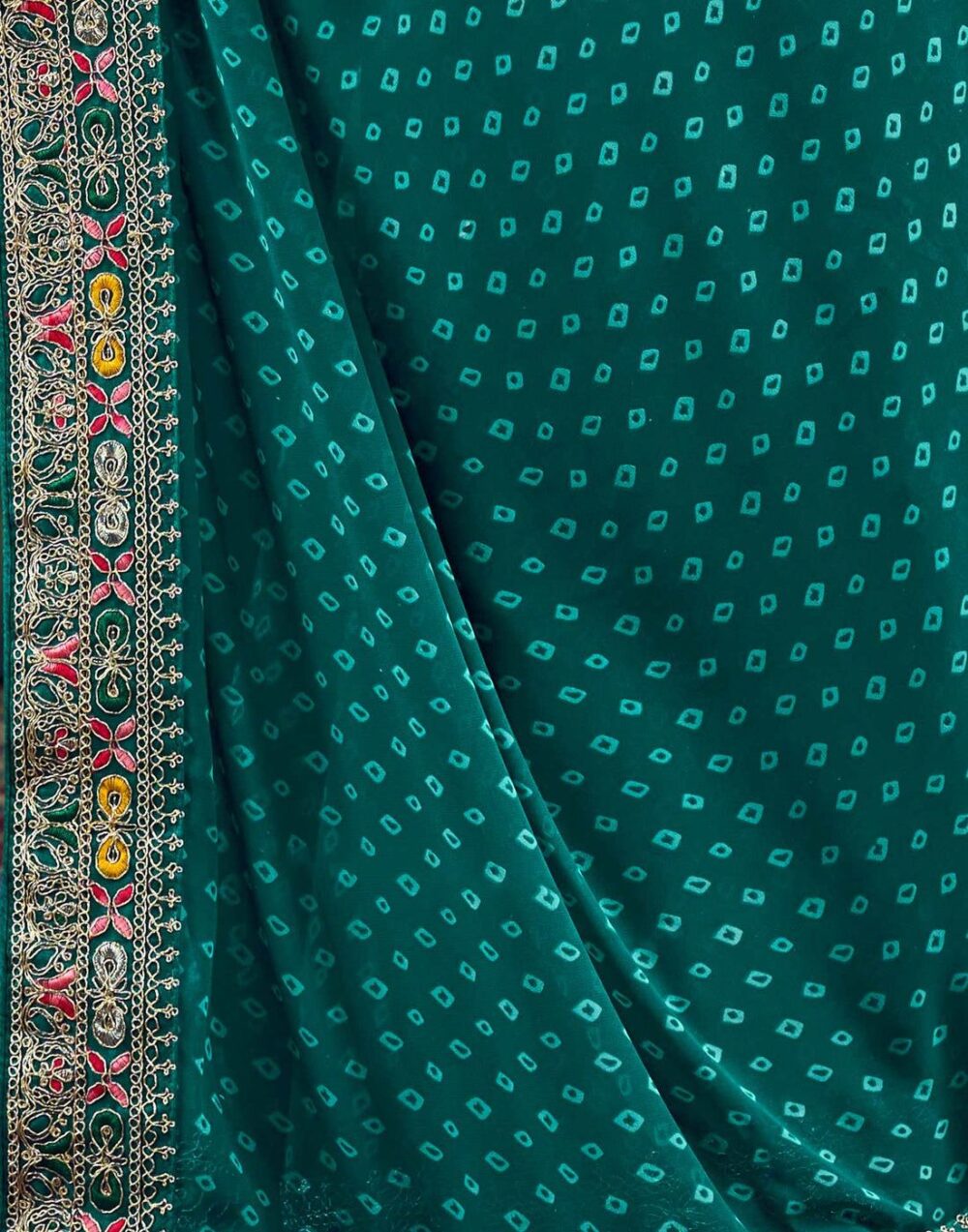 Peacock Green Bandhani Georgette Saree - Image 5